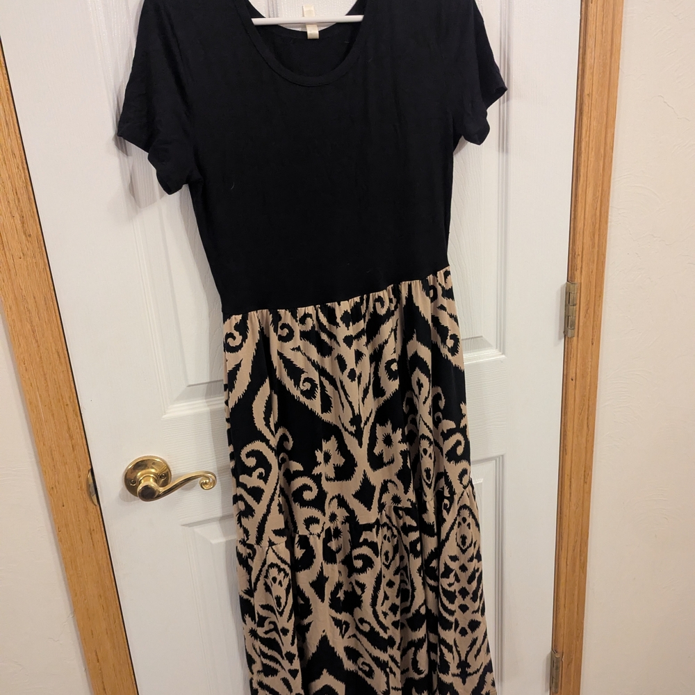 Chic Black and Tan Maxi Dress